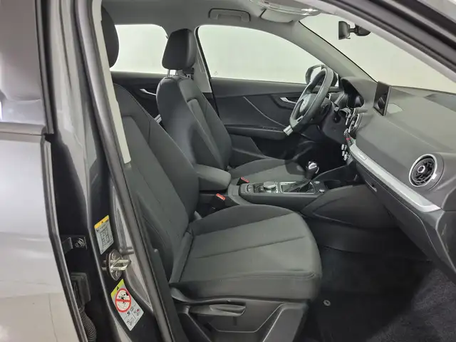 Audi Q2 view 10