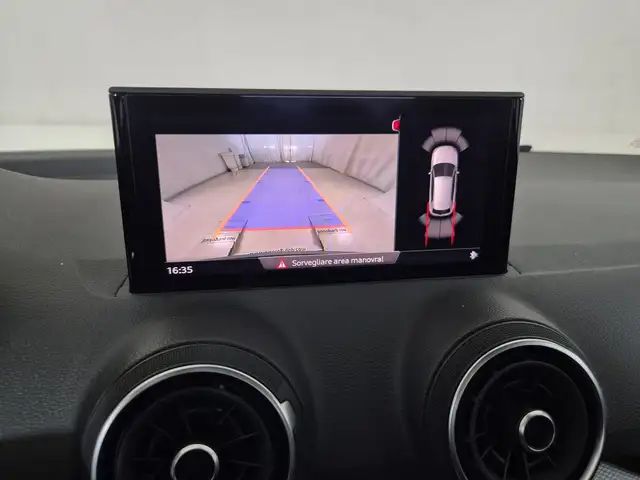 Audi Q2 view 17