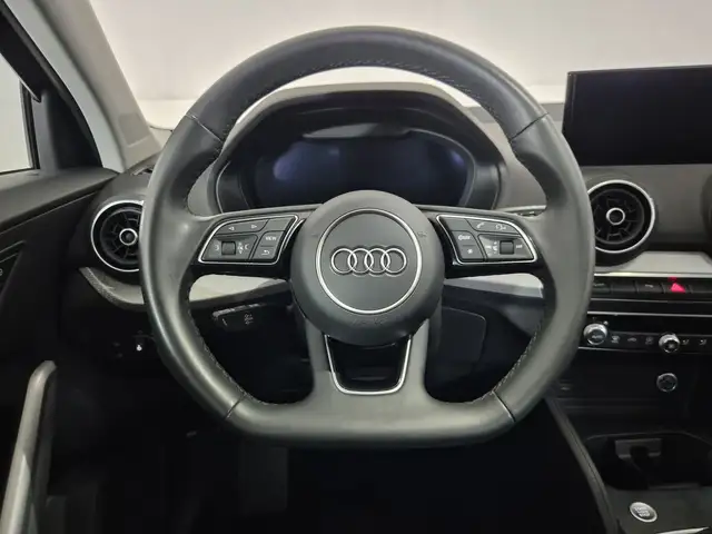 Audi Q2 view 9