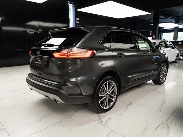 Ford Edge view 4