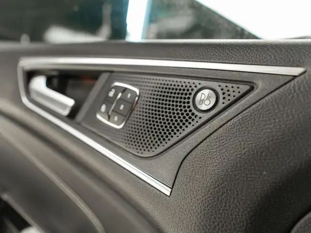 Ford Edge view 10