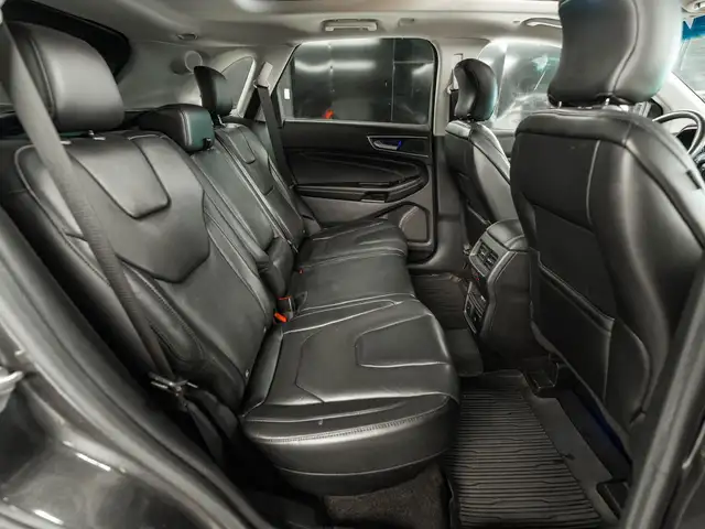 Ford Edge view 13