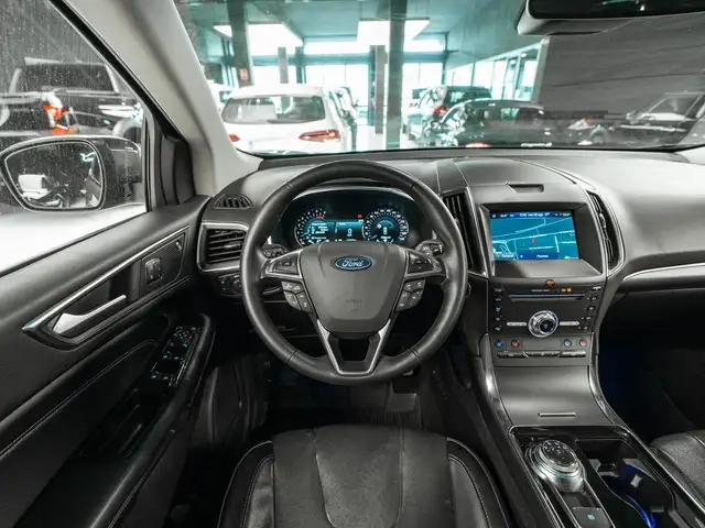 Ford Edge view 8