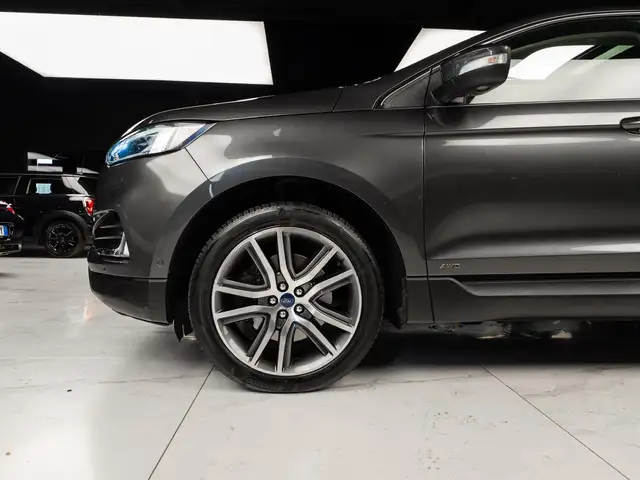 Ford Edge view 15