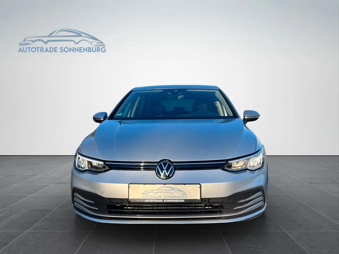 Volkswagen Golf VIII Lim. Life / SHZ / CARPLAY / KAMERA Silber - 2