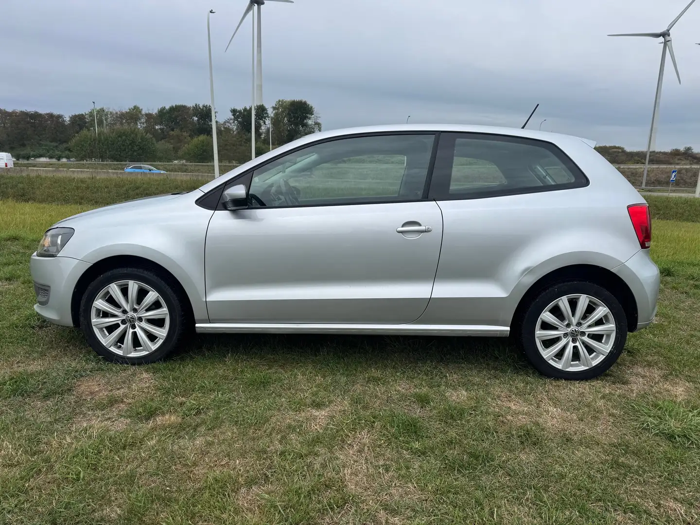 Volkswagen Polo Polo 1.2i Trendline / garantie 12m. Zilver - 2