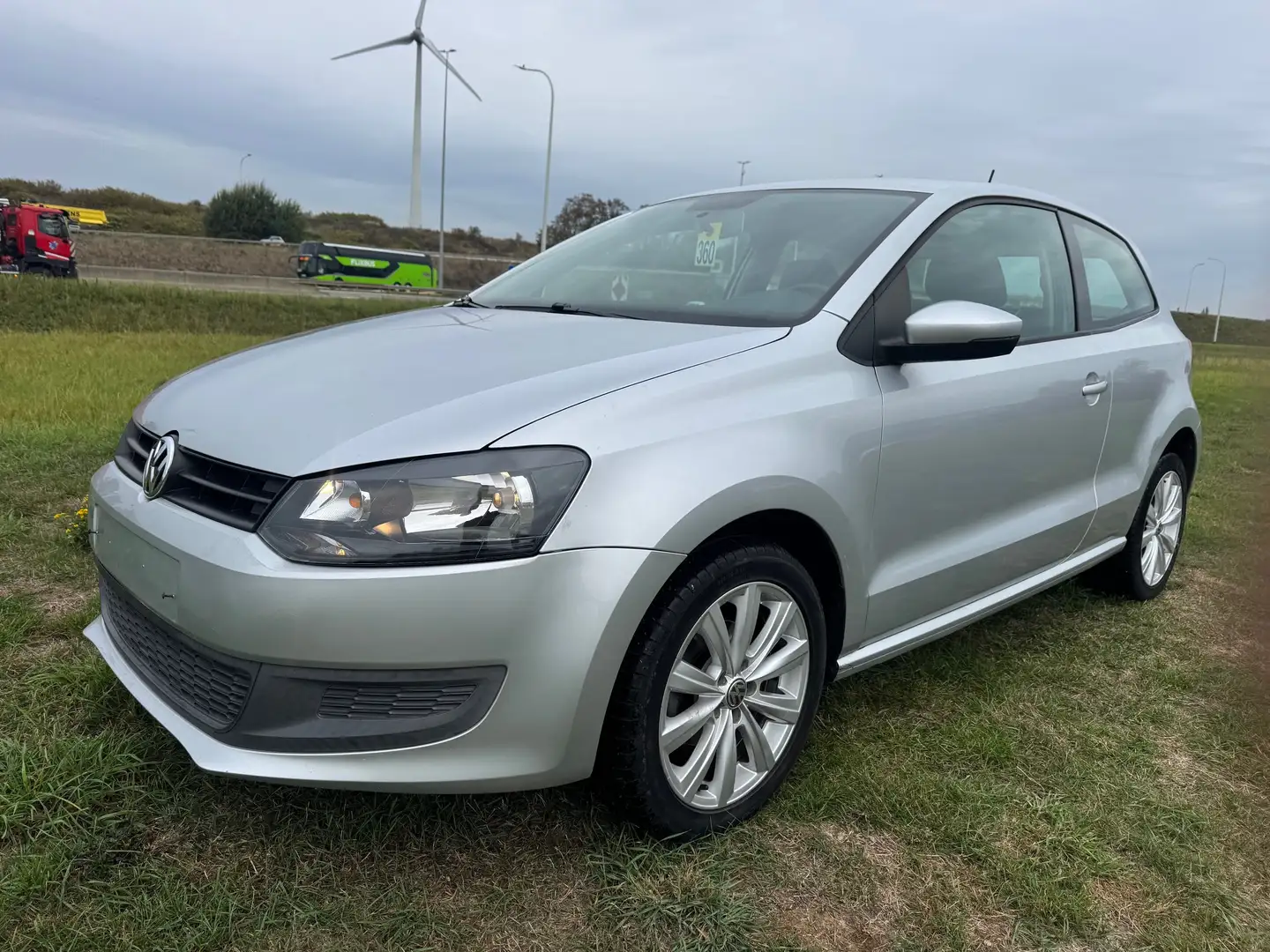 Volkswagen Polo Polo 1.2i Trendline / garantie 12m. Zilver - 1