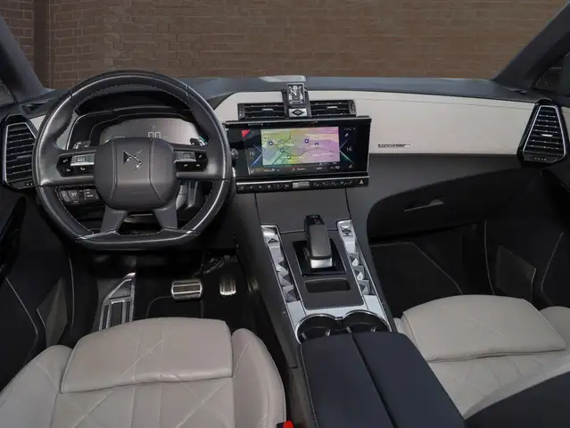 DS Automobiles DS 7 Crossback view 14