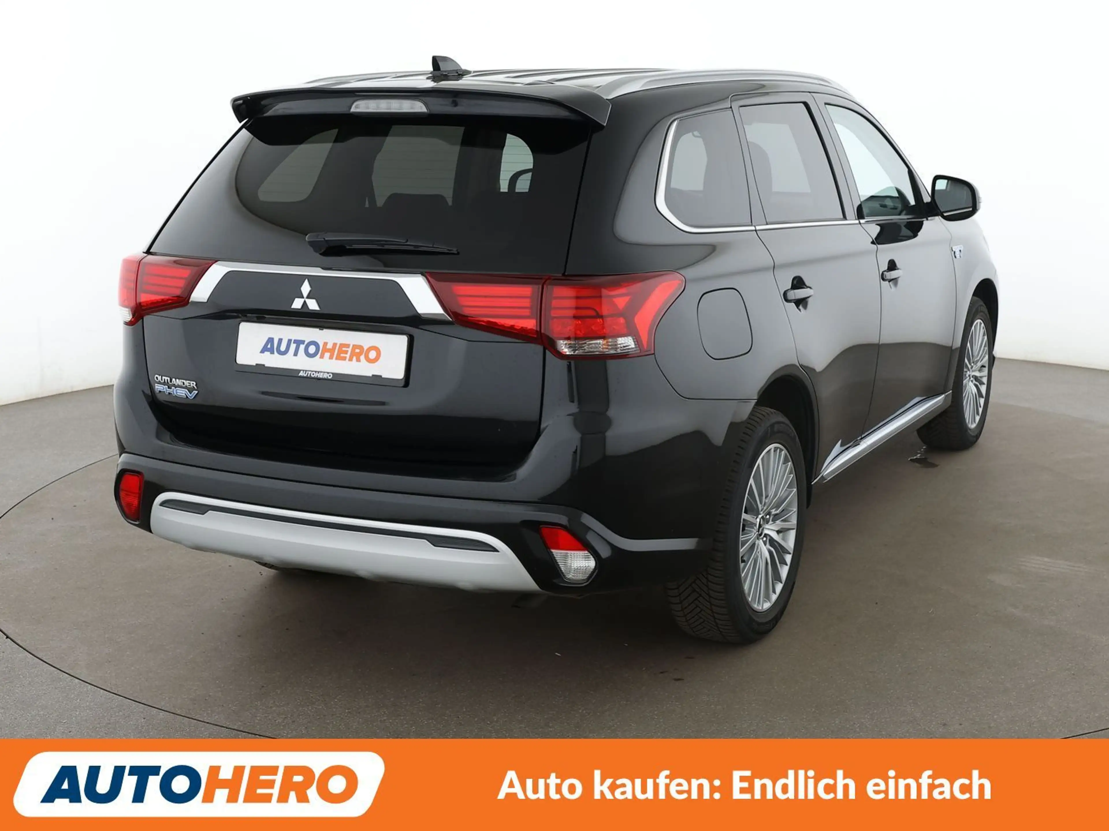 Mitsubishi Outlander 2.4 PHEV Spirit 4WD Aut.*NAVI*TEMPO*CAM*SHZ*ALU* — photo 6