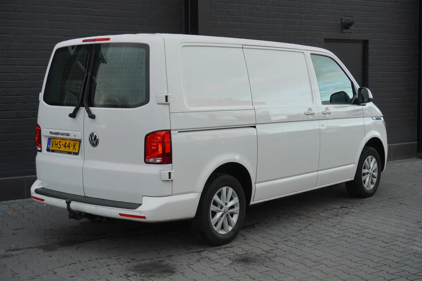 Volkswagen T6.1 Transporter 2.0 TDI - Airco - Navi - Cruise - € 15.900.- Excl. Blanc - 2