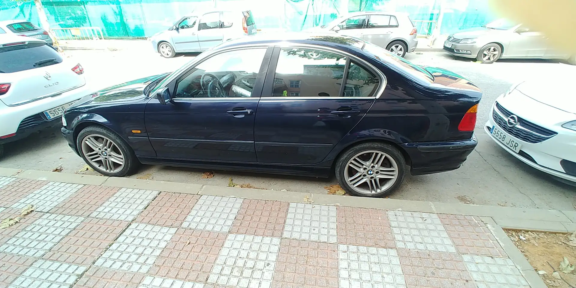 BMW 330 330i Blauw - 1