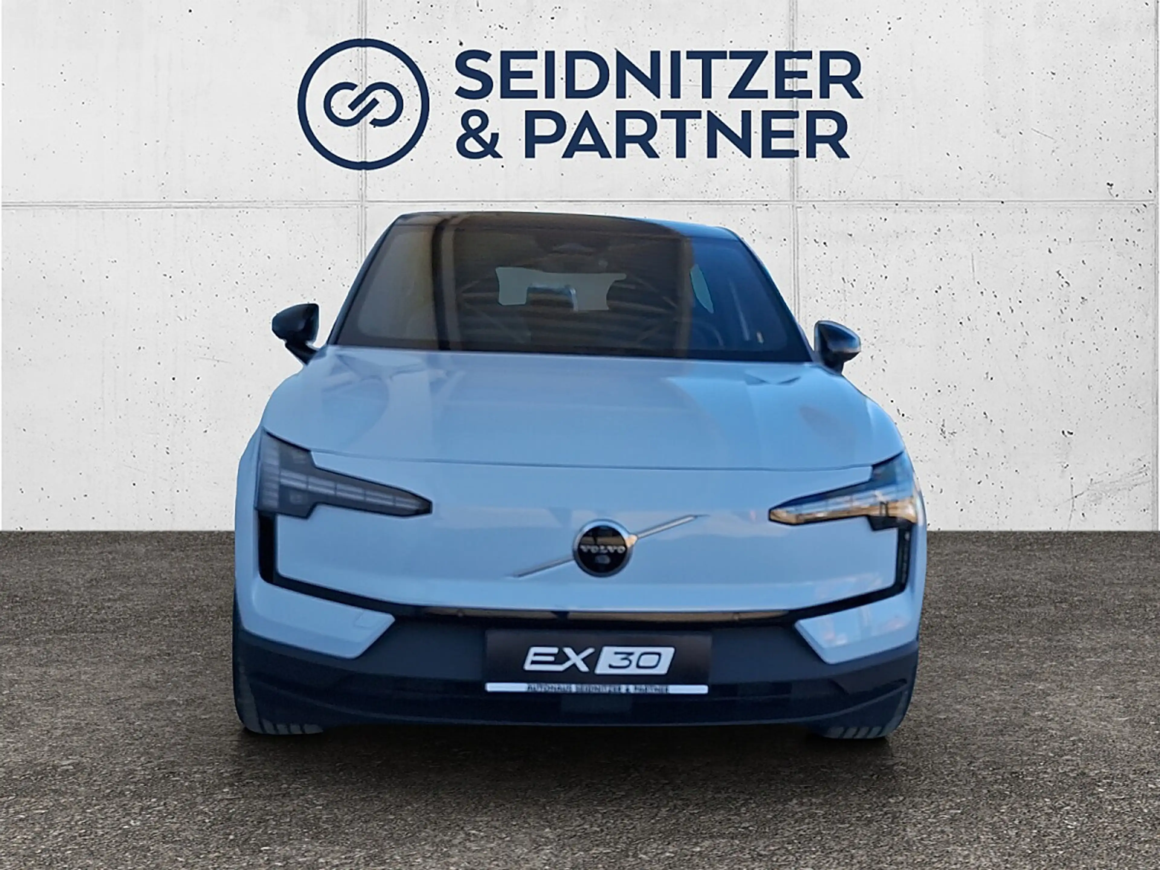 Volvo EX30 P8 Electric AWD 69kWh Ultra — photo 2