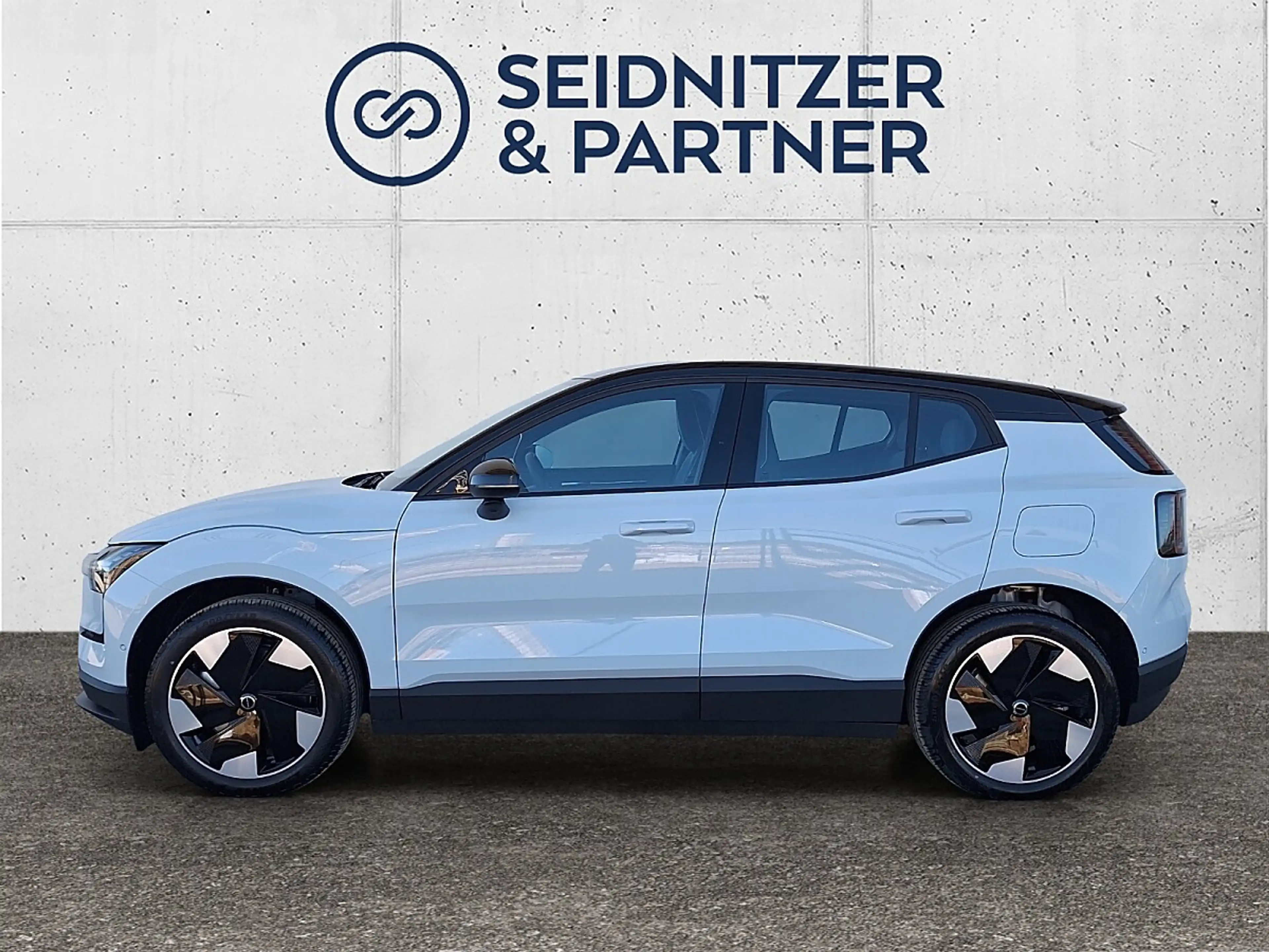 Volvo EX30 P8 Electric AWD 69kWh Ultra — photo 3