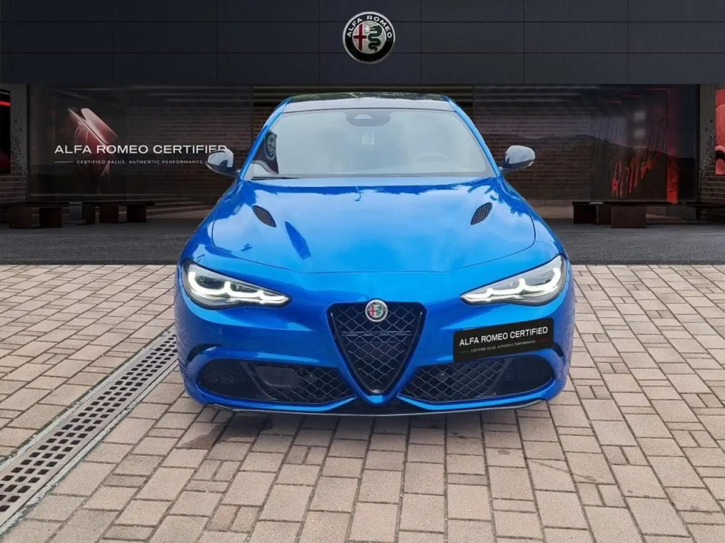 Alfa Romeo Giulia 2.9 V6 Bi-Turbo AT8 Quadrifoglio Bleu - 2