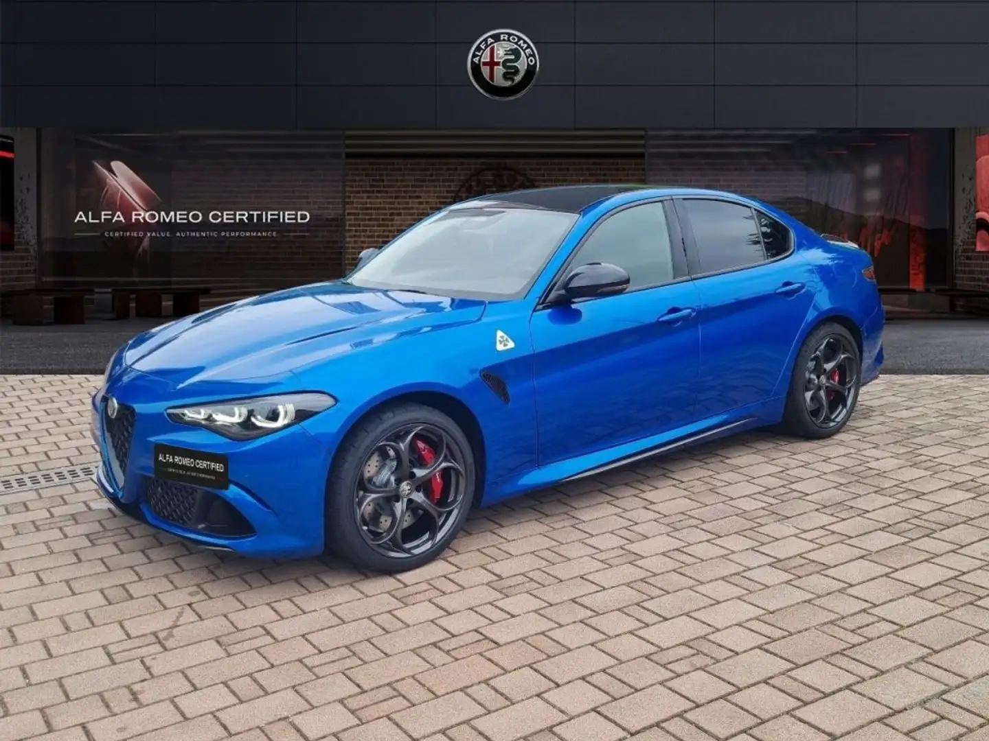 Alfa Romeo Giulia 2.9 V6 Bi-Turbo AT8 Quadrifoglio Bleu - 1