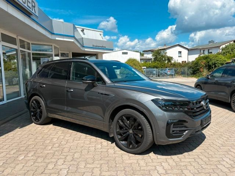 Volkswagen Touareg R-Line 4Motion — photo 5