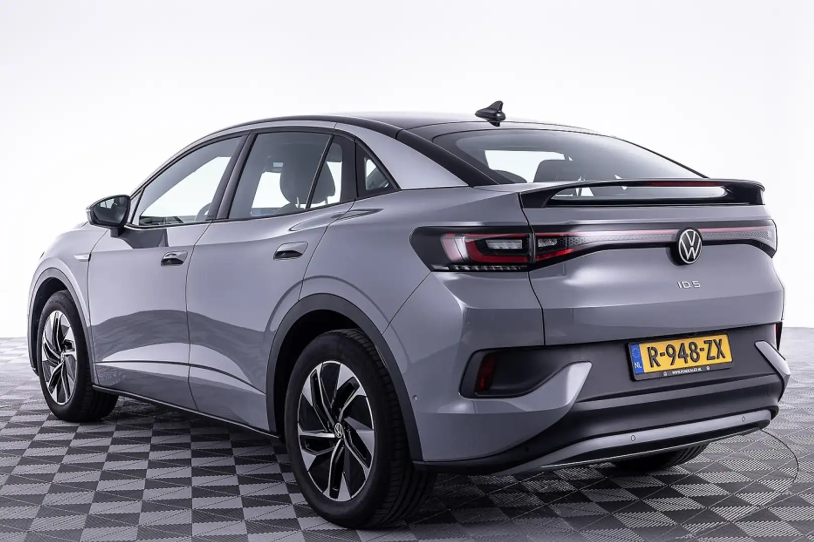 Volkswagen ID.5 Pro 77 kWh | EL. STOEL | LED | KEYLESS Grijs - 2