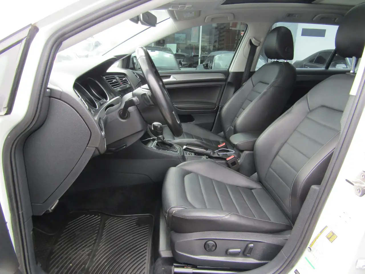 Volkswagen Golf снимка Volkswagen Golf