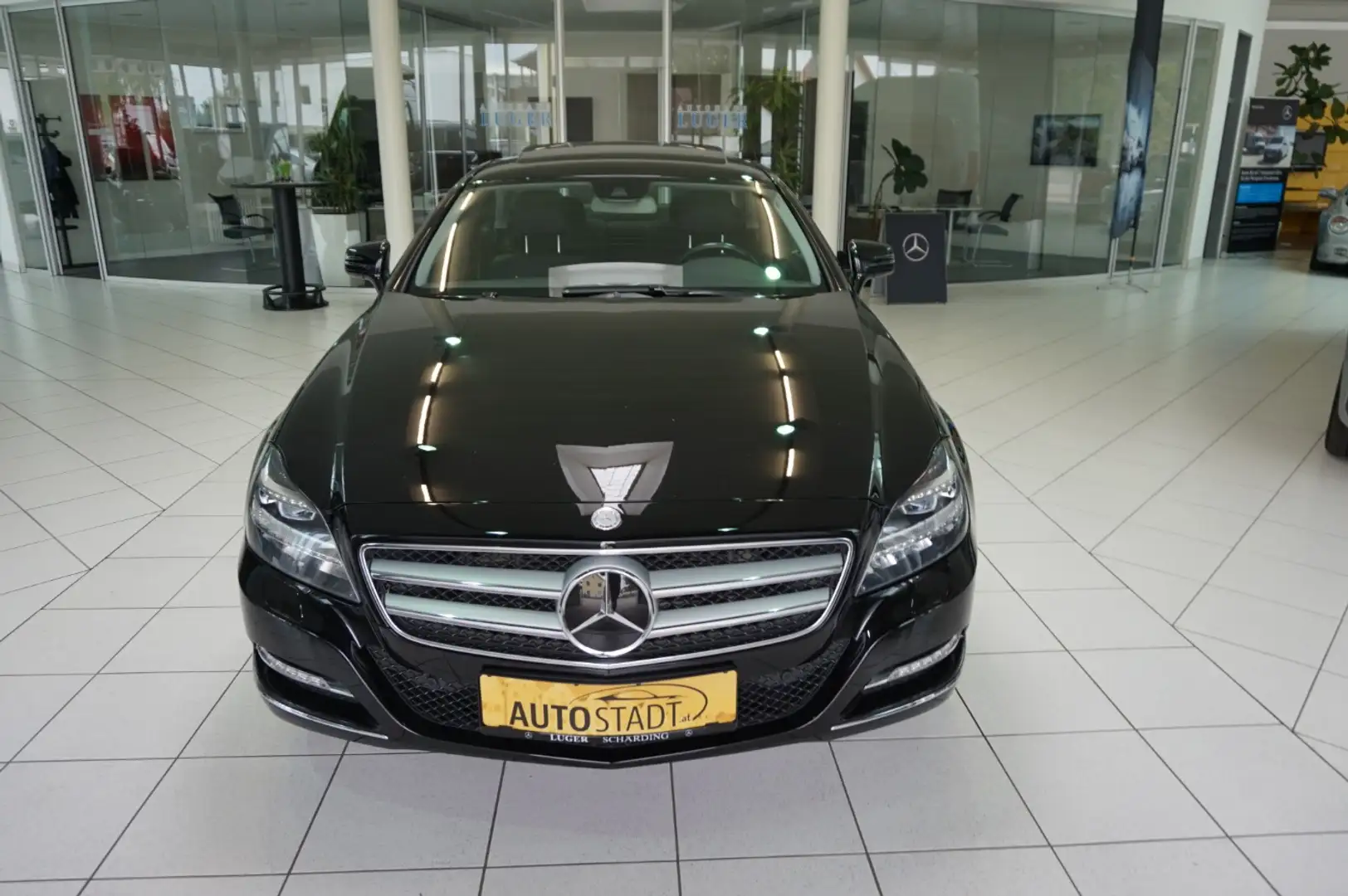 Mercedes-Benz CLS 350 CDI BlueEFFICIENCY Coupé Shz PTS Ambi Schwarz - 1
