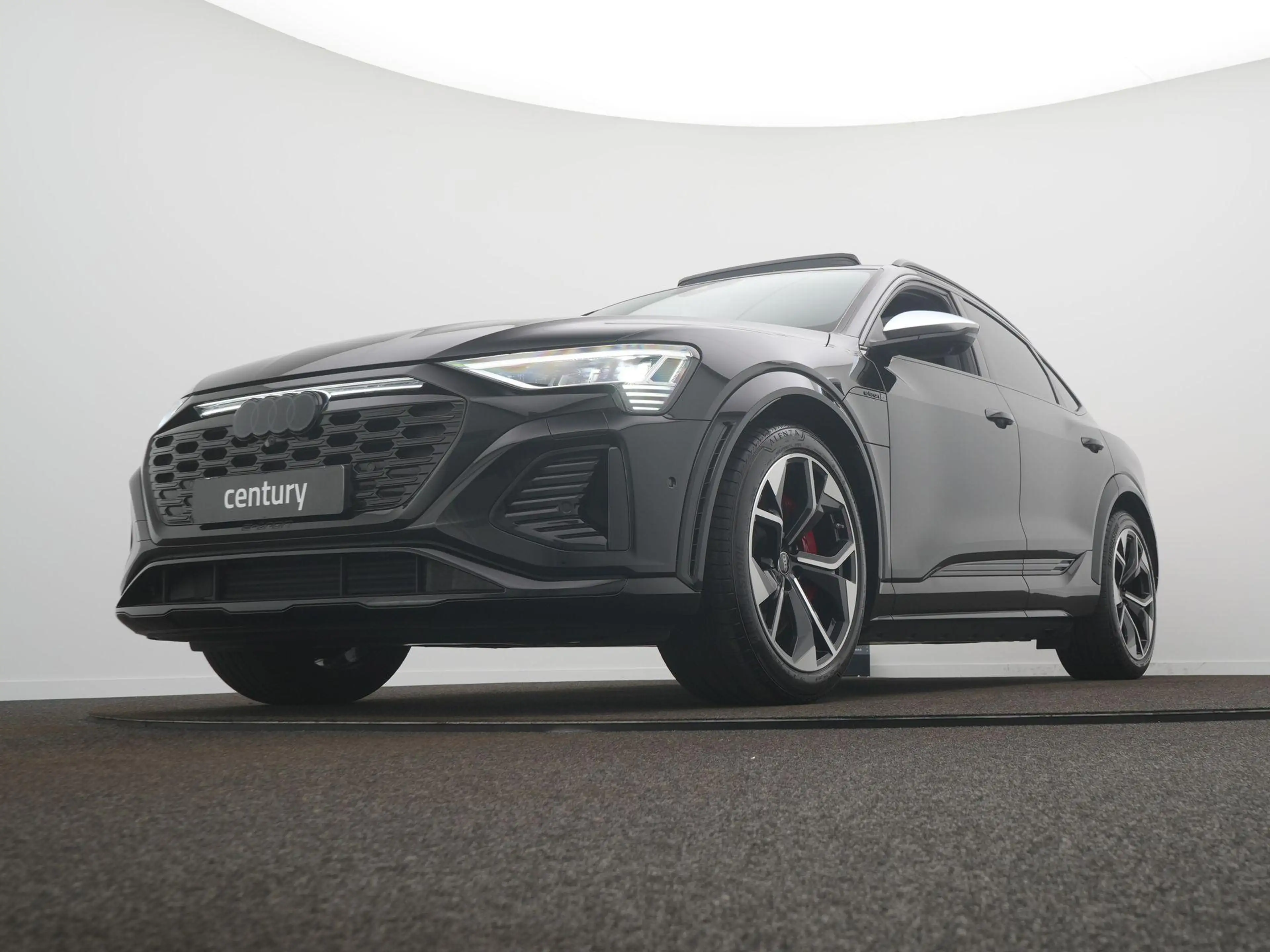 Audi Q8 e-tron Sportback S quattro SQ8 115 kWh 503PK | Panoramada — photo 9