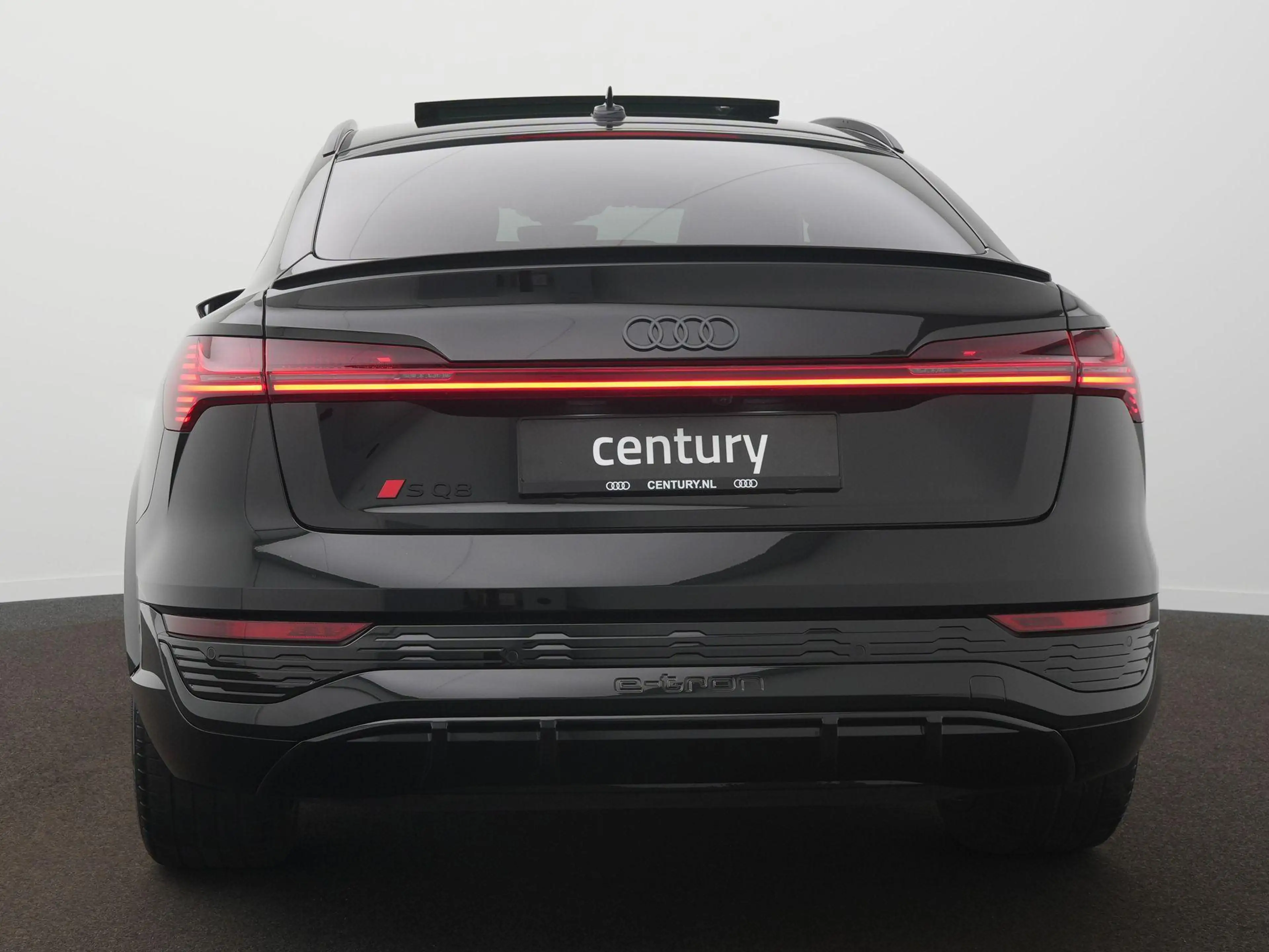 Audi Q8 e-tron Sportback S quattro SQ8 115 kWh 503PK | Panoramada — photo 6
