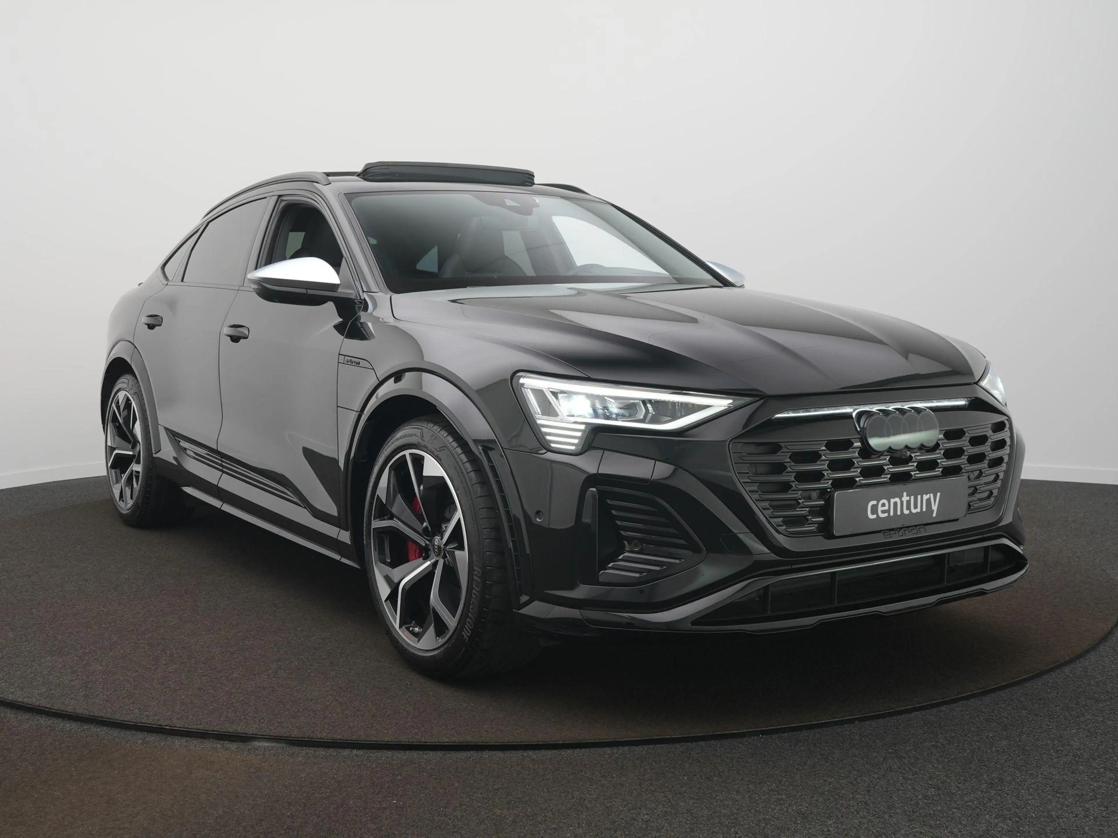 Audi Q8 e-tron Sportback S quattro SQ8 115 kWh 503PK | Panoramada — photo 3