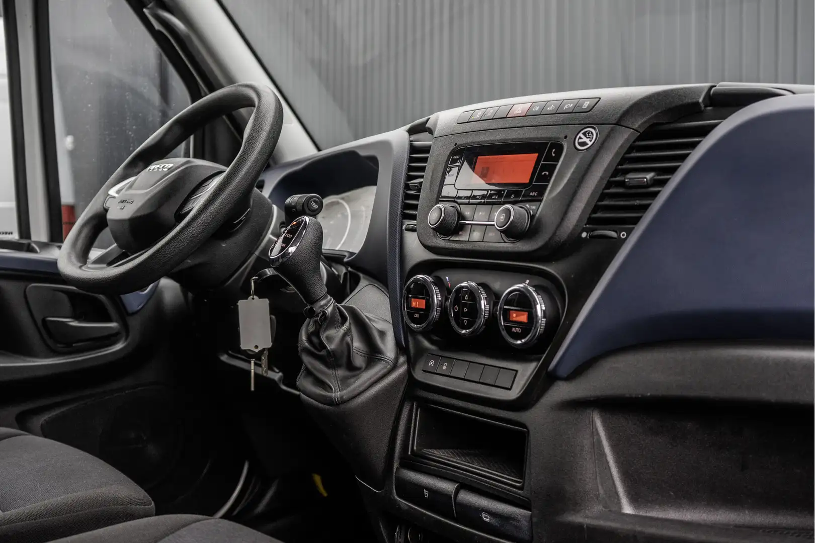Iveco Daily **35S14V 2.3 L2H2 | Automaat | Euro 6 | Cruise | C Blanc - 2