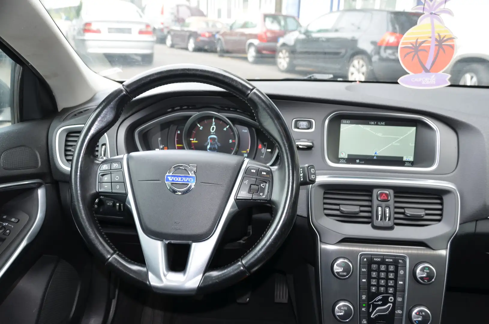 Volvo V40 Momentum / NAVI/ KLIMA/ TEILLEDER Grau - 2