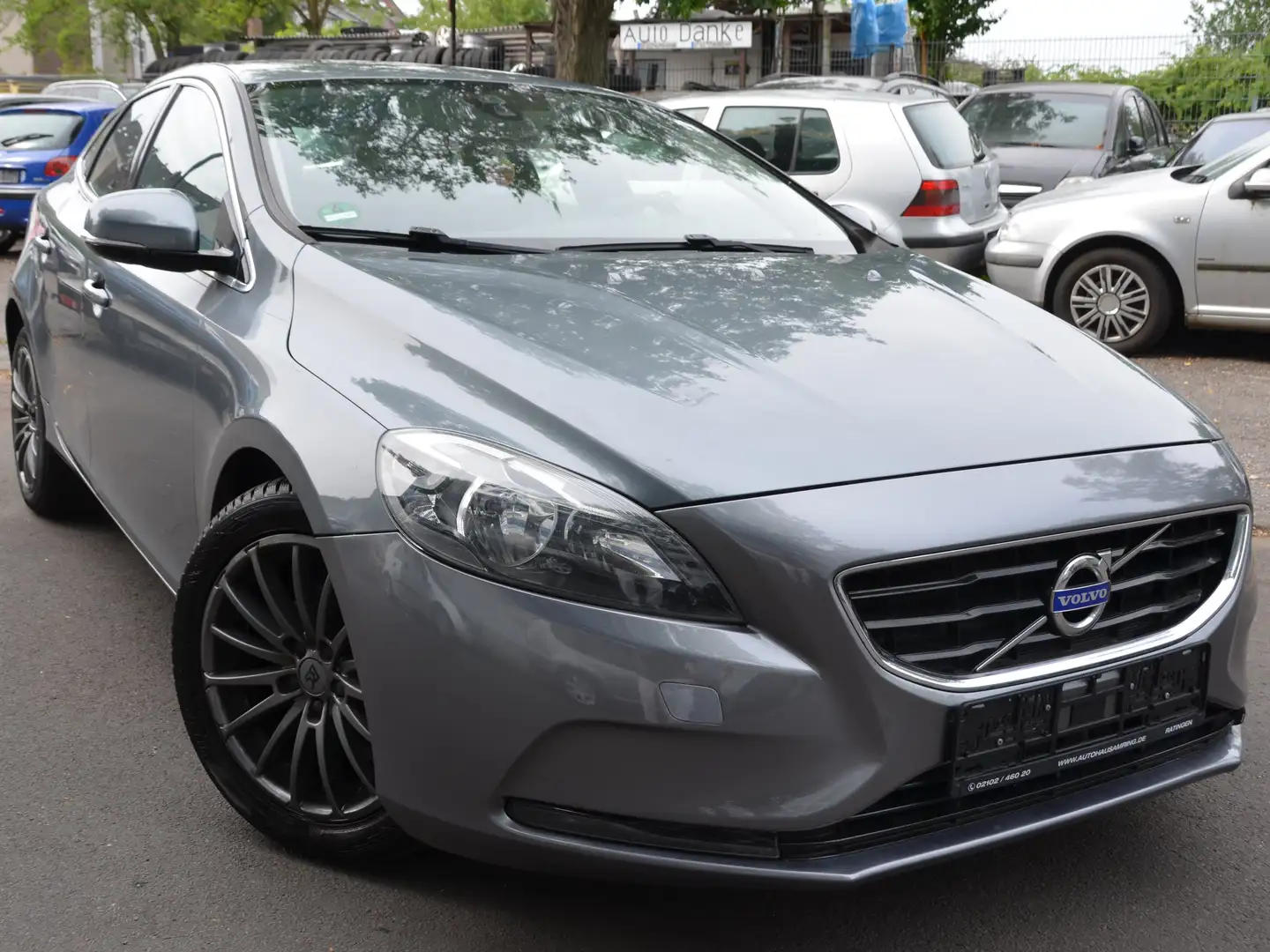 Volvo V40 Momentum / NAVI/ KLIMA/ TEILLEDER Grau - 1