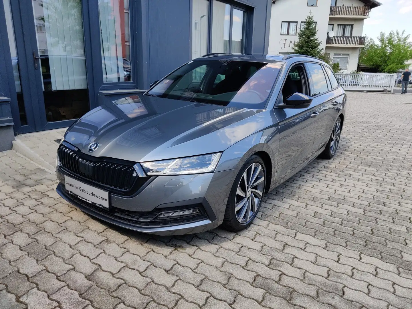 Skoda Octavia Style TDI 150 PS Panoramadach 18" Grau - 1