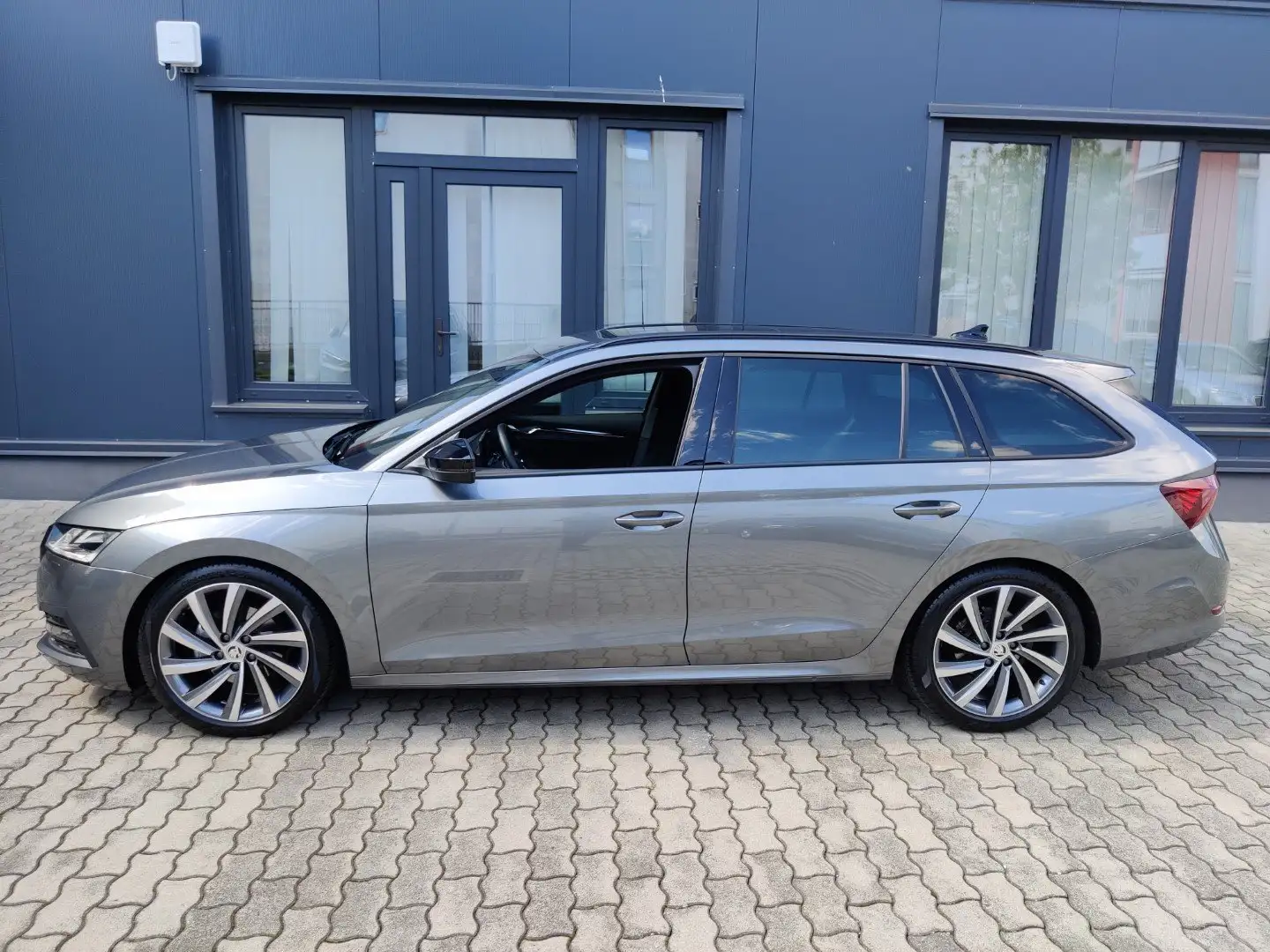 Skoda Octavia Style TDI 150 PS Panoramadach 18" Grau - 2