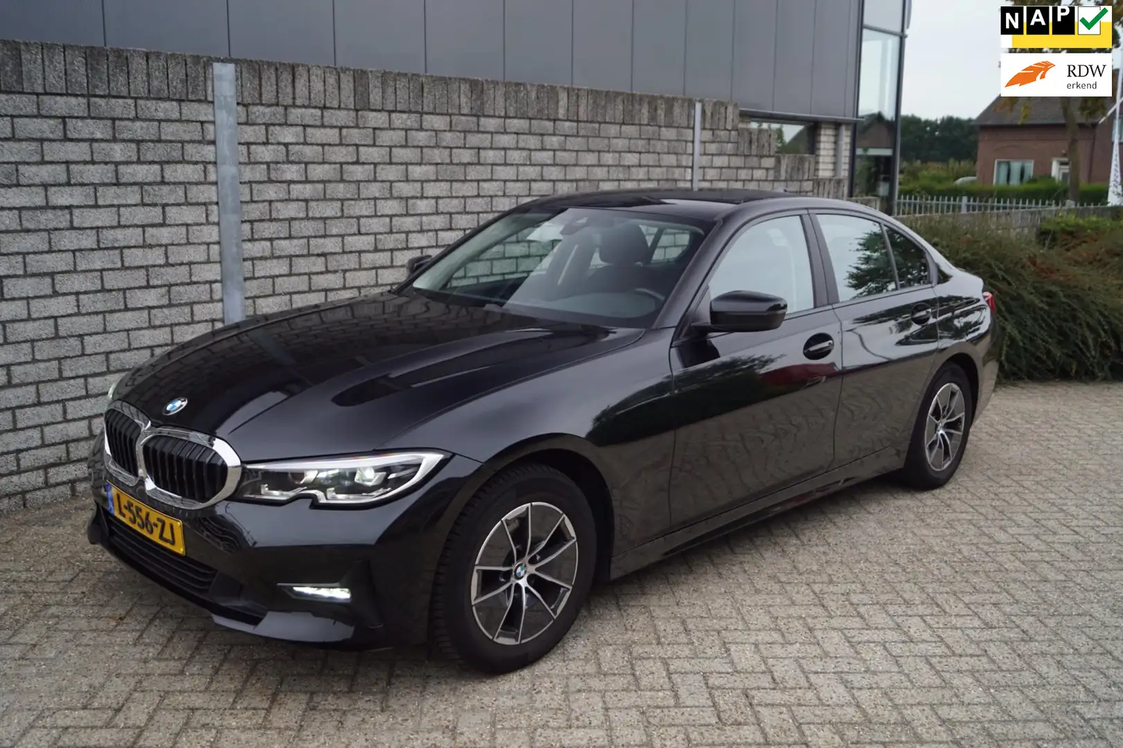 BMW 320 3-serie 320i Business Edition Autom Navi Clima App Nero - 1