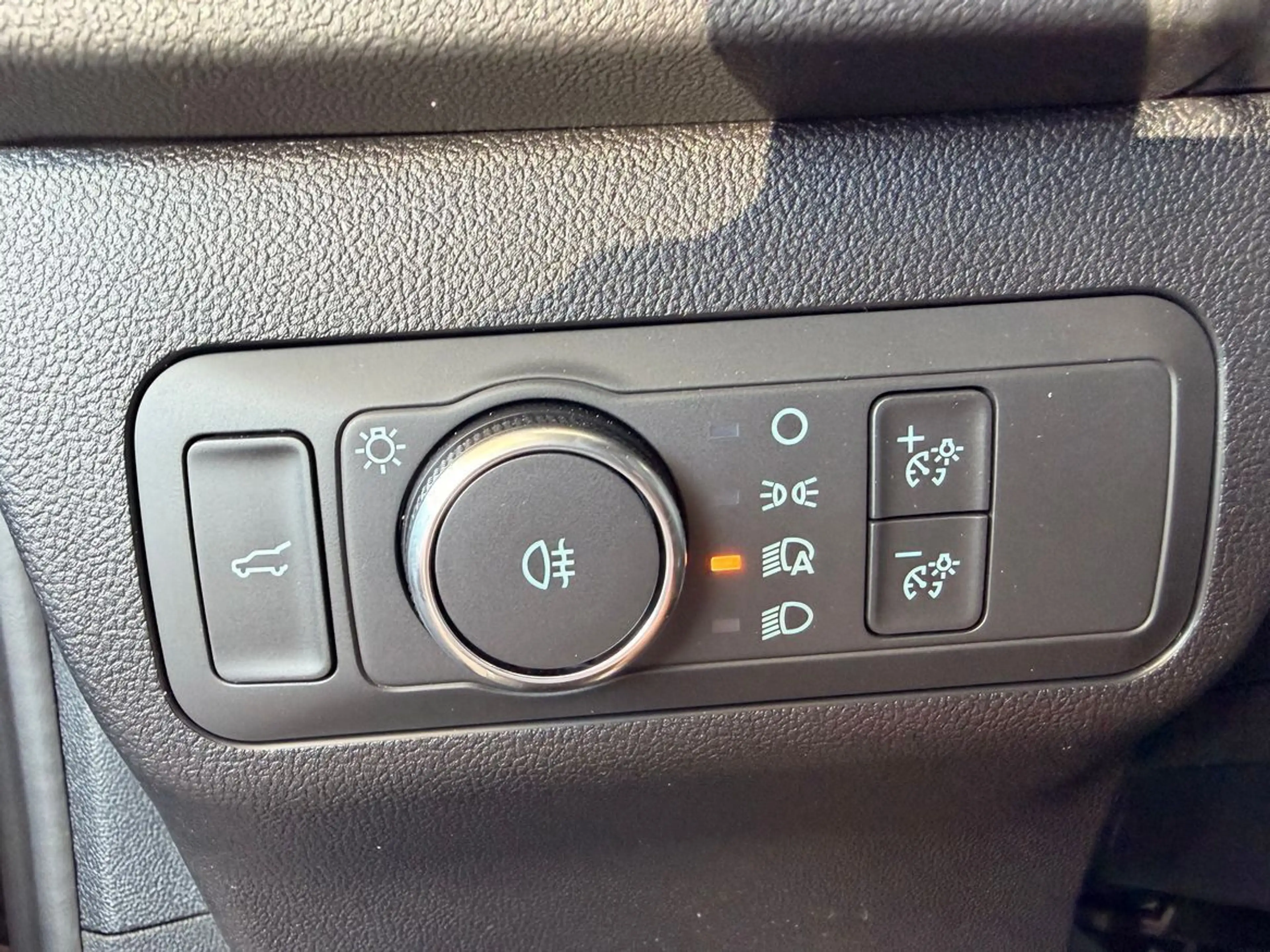 Ford Kuga 2.5 Duratec FHEV ST-Line X+AHK+Panorama — photo 48