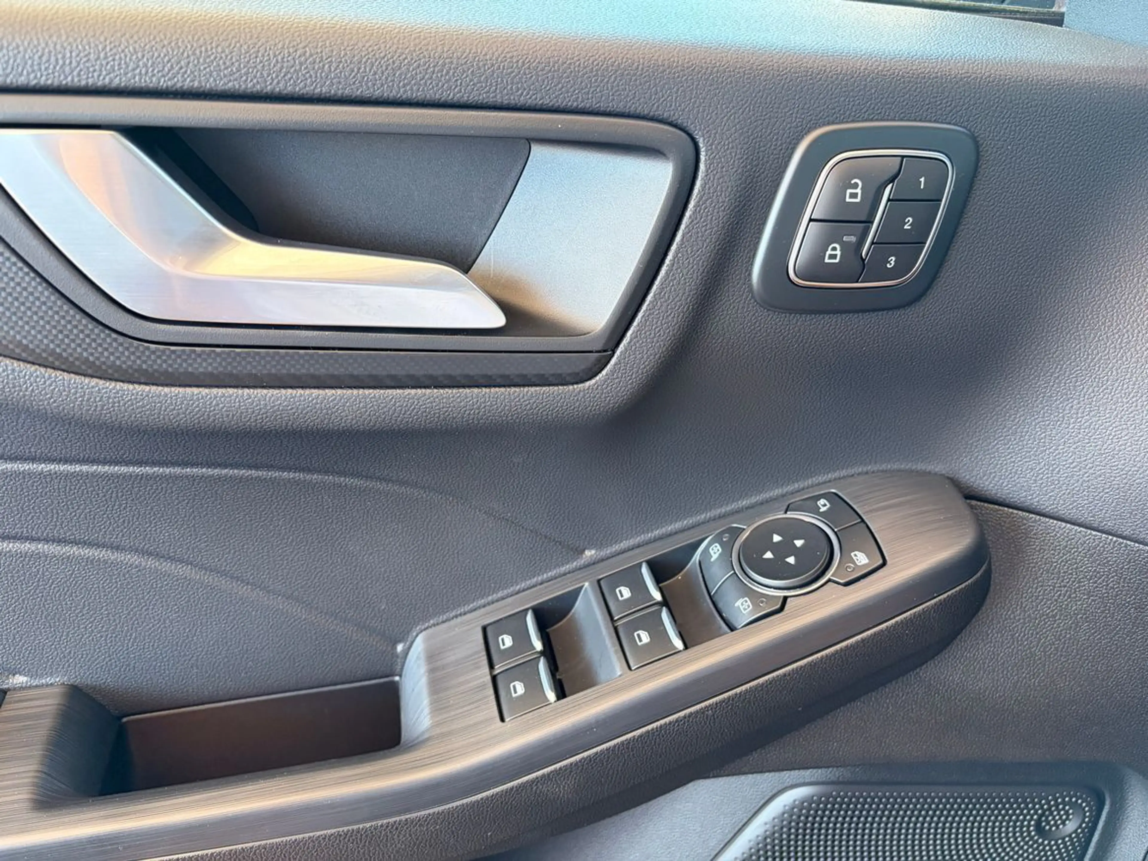 Ford Kuga 2.5 Duratec FHEV ST-Line X+AHK+Panorama — photo 49