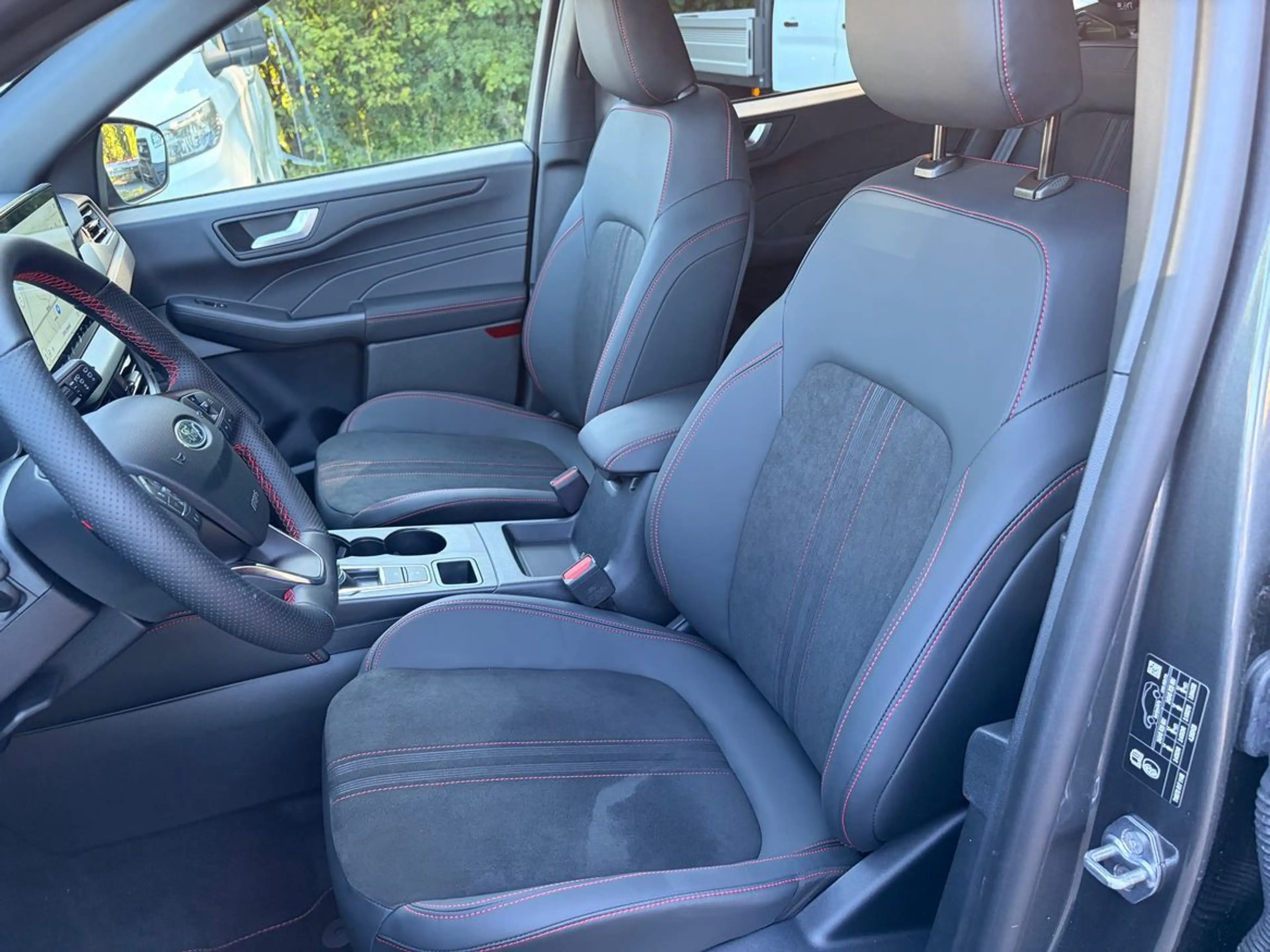 Ford Kuga 2.5 Duratec FHEV ST-Line X+AHK+Panorama — photo 36