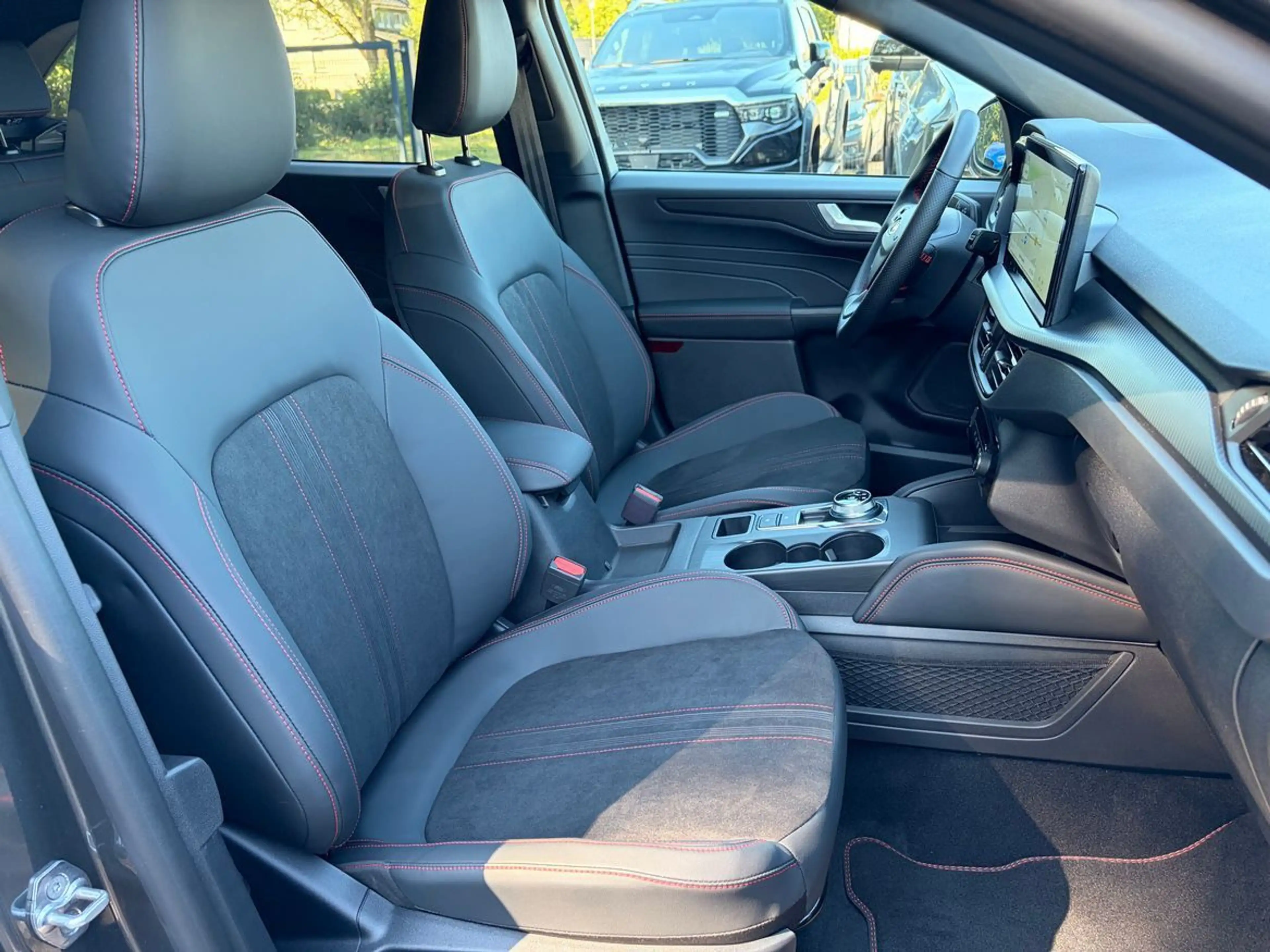 Ford Kuga 2.5 Duratec FHEV ST-Line X+AHK+Panorama — photo 42