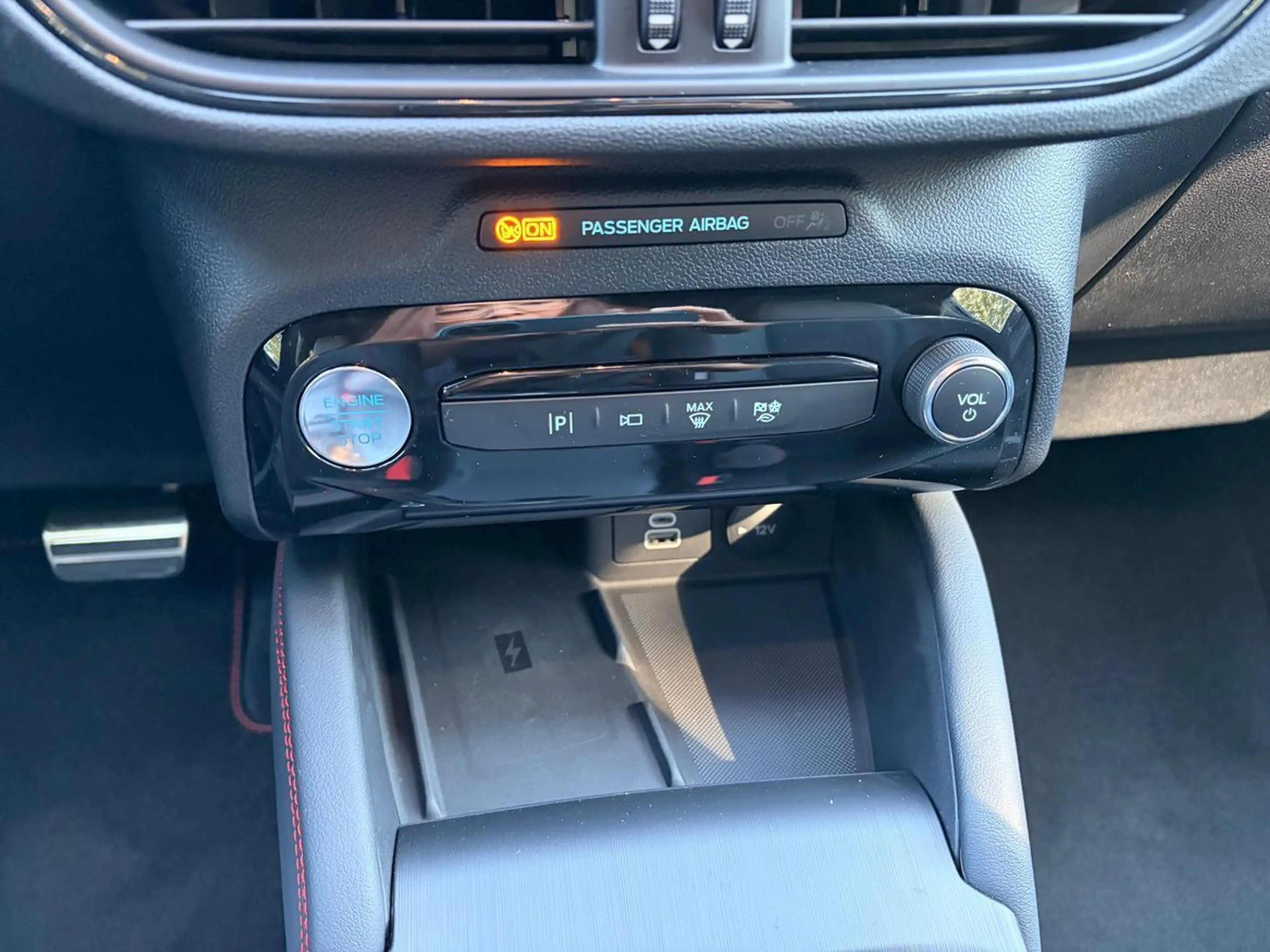 Ford Kuga 2.5 Duratec FHEV ST-Line X+AHK+Panorama — photo 28
