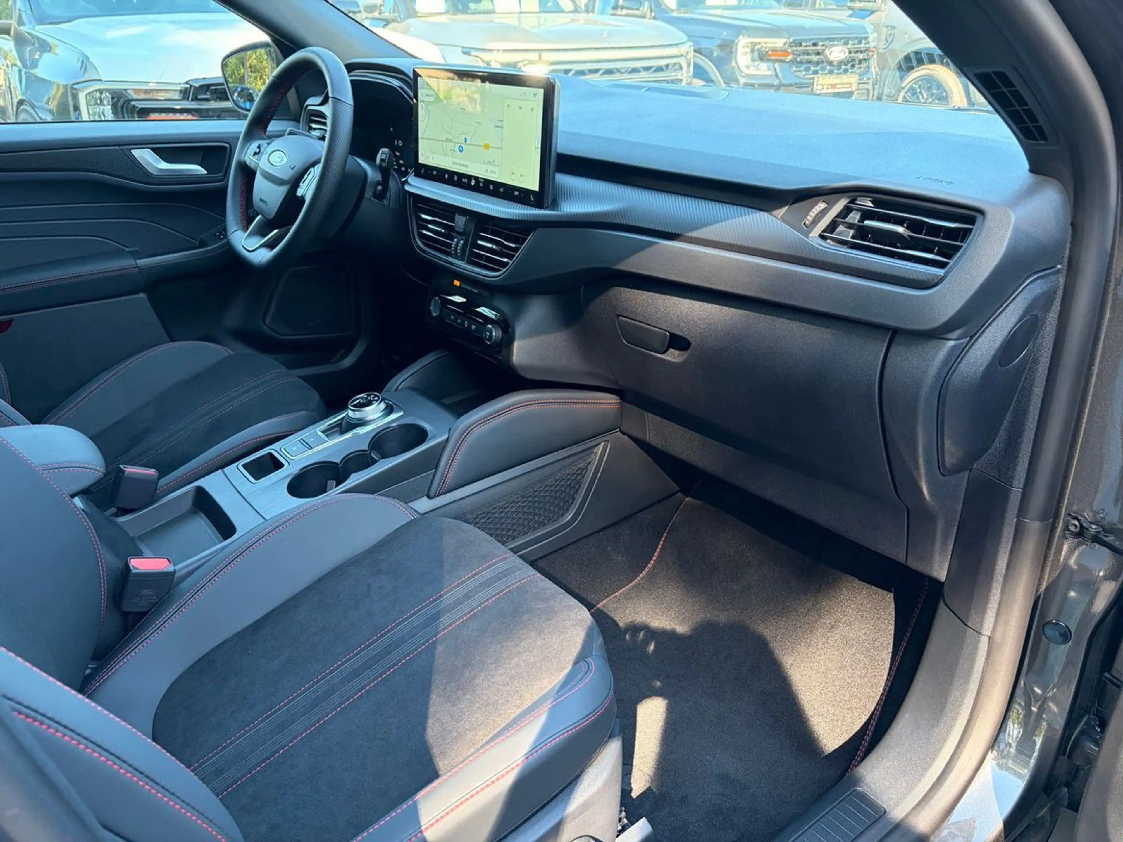 Ford Kuga 2.5 Duratec FHEV ST-Line X+AHK+Panorama — photo 43
