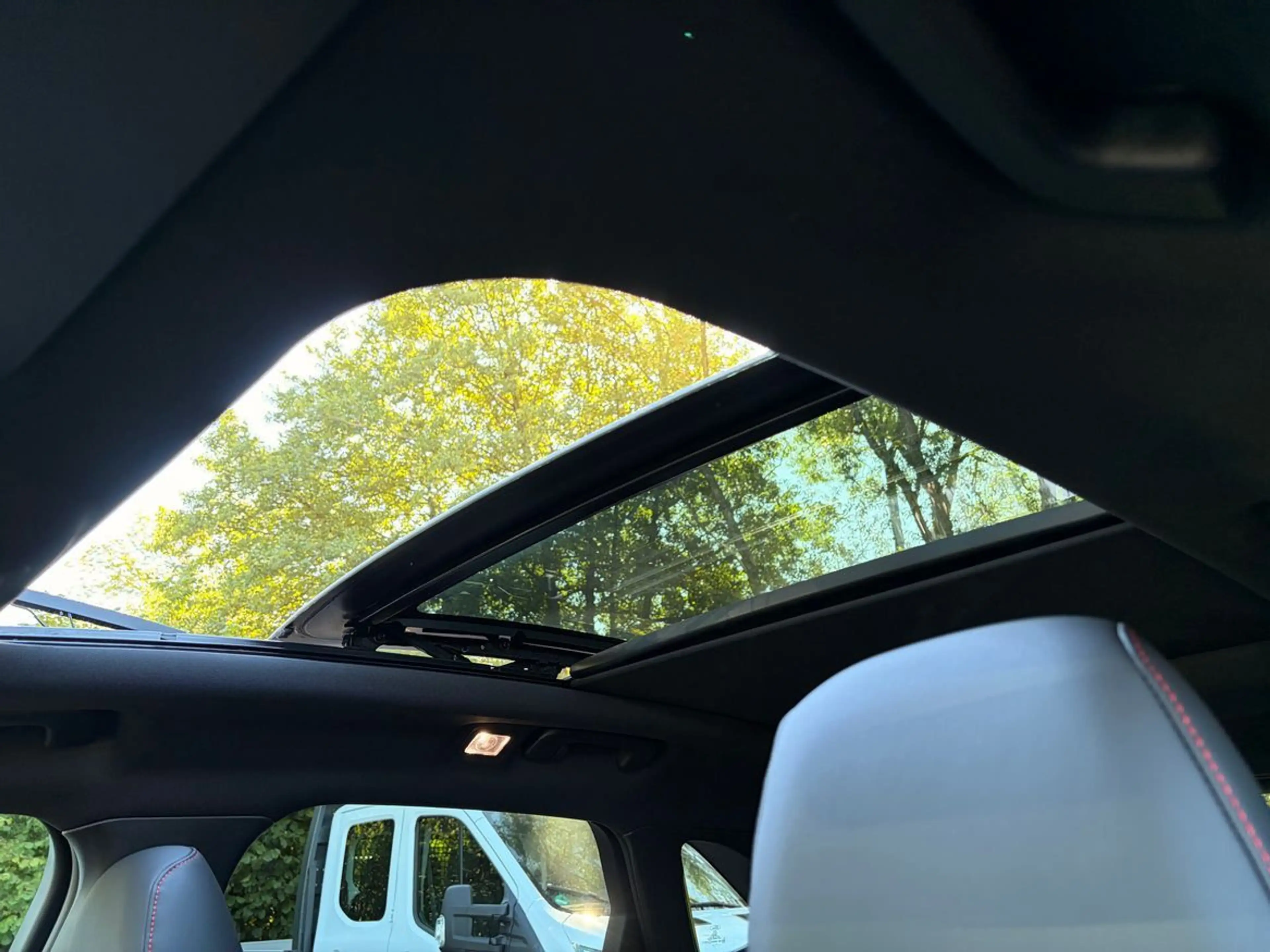 Ford Kuga 2.5 Duratec FHEV ST-Line X+AHK+Panorama — photo 25