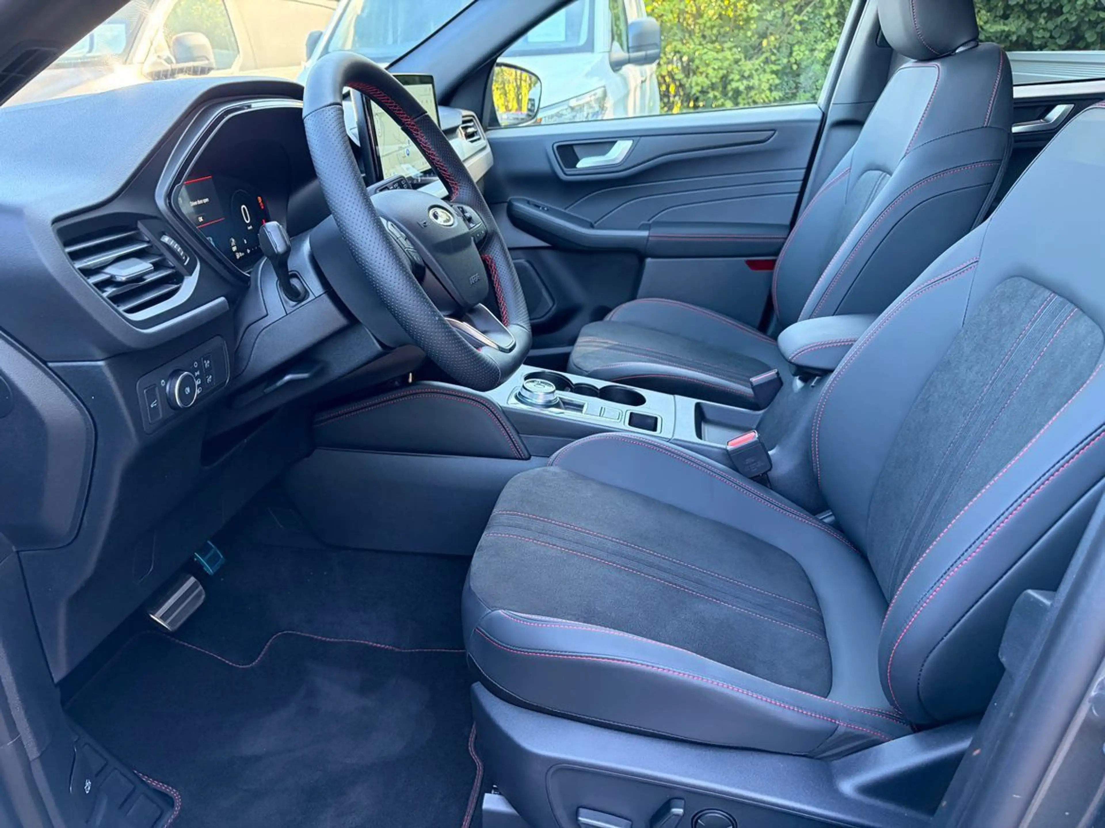 Ford Kuga 2.5 Duratec FHEV ST-Line X+AHK+Panorama — photo 34