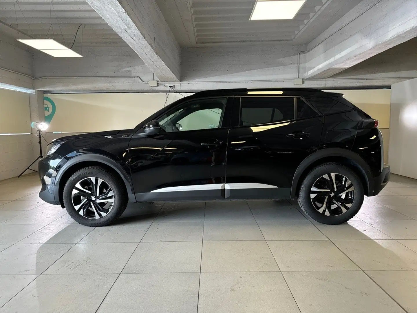 Peugeot 2008 PureTech 130 EAT8 GT S/S aut. Noir - 2
