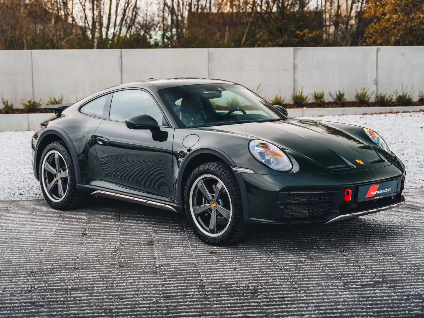 Porsche 992 Dakar / PTS Brewster Green / Bucket Seats / 20" Groen - 1