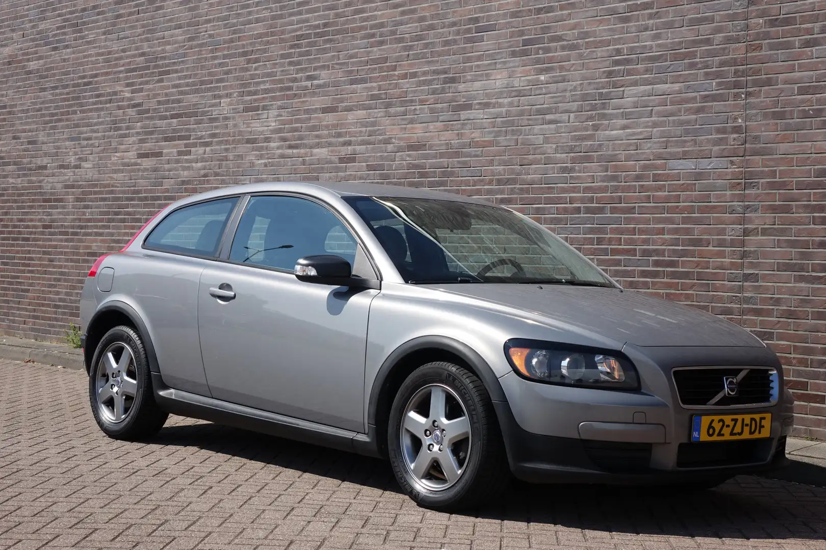 Volvo C30 1.6 Kinetic, prachtige auto! Ijskoude airco, volle Grijs - 2
