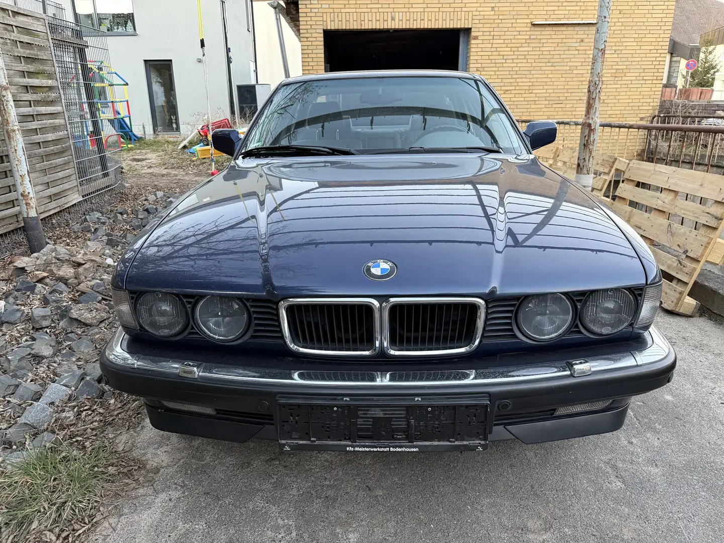 BMW 730 730i V8 - 2