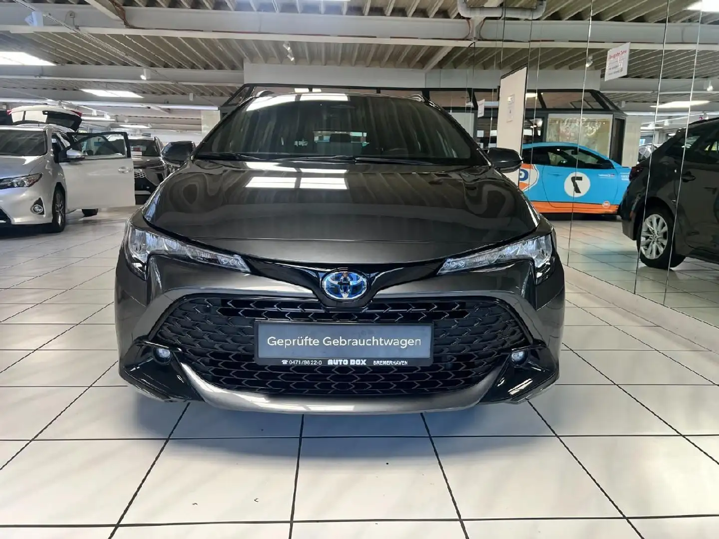 Toyota Corolla TS 1.8l Hybrid Business Edition Grijs - 2