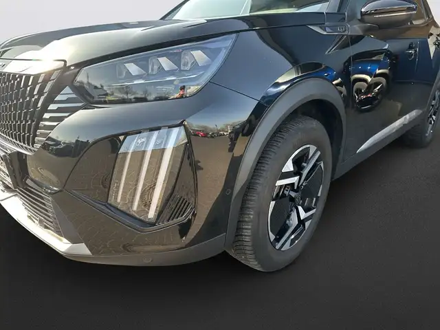 Peugeot 2008 view 11