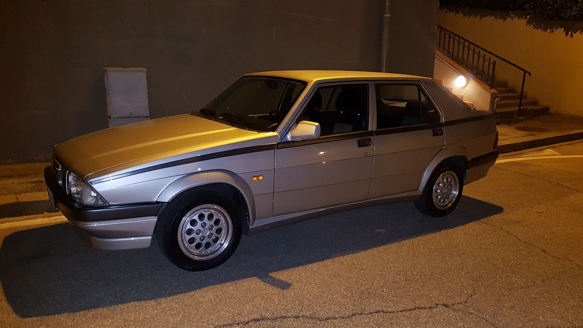 Alfa Romeo 75 75 2.0i ts ASN Argintiu - 1