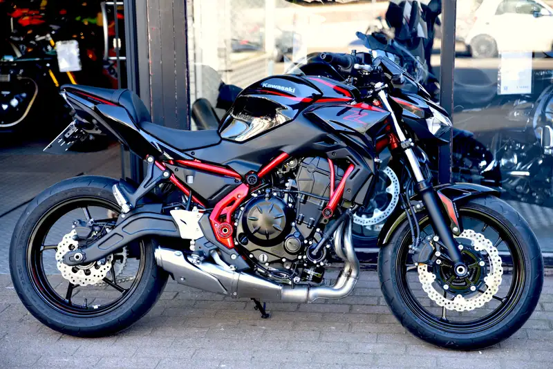 Kawasaki Z 650 - foto 2