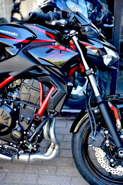 Kawasaki Z 650 - foto 4