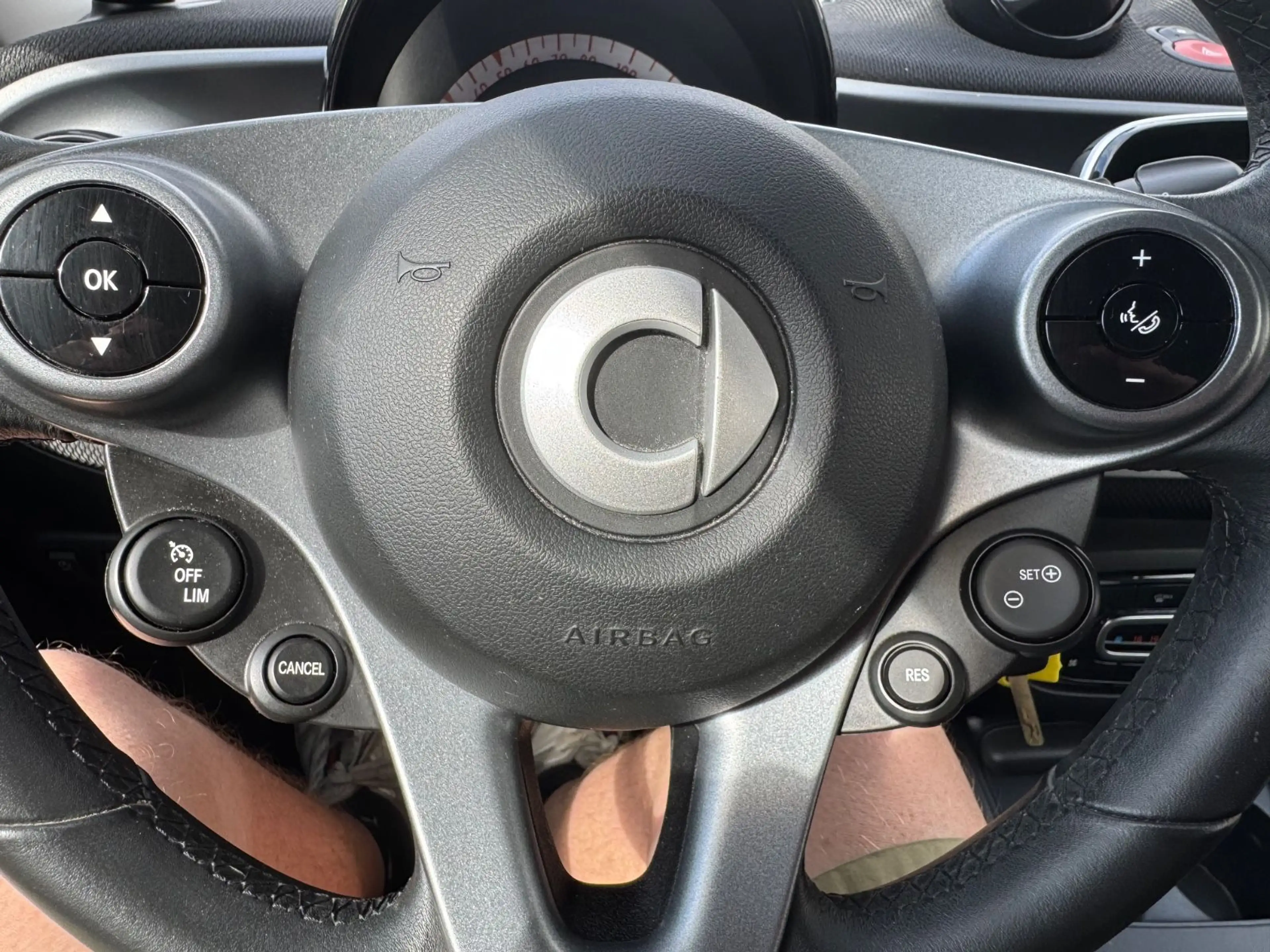smart forFour 1,0-Klima-PDC-Sitzheizung-Alu-Tüv neu — photo 15